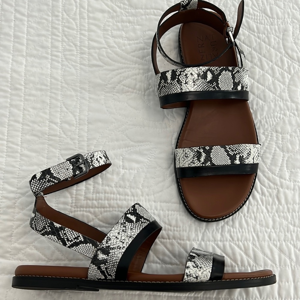NWOT Naturalizer Kelsie Sandal, Snake Skin Print, Size 8 Wide Width